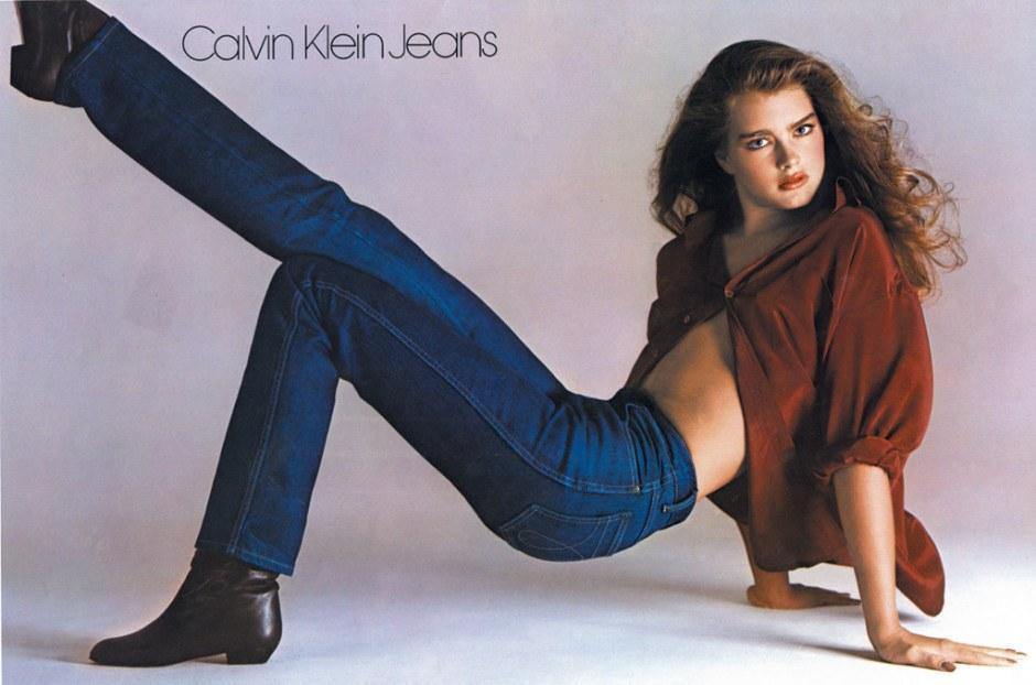 Calvin Klein Jeans: 4 Αγορές που αξίζει να κάνεις στα Factory Outlet