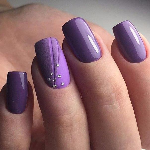 σχέδια νυχιών με στρας