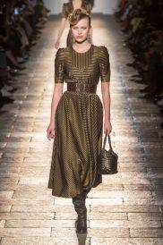 Bottega+Veneta+Fall+2017+Gm9lPLc3mBvl Τι να φορέσω τα Χριστούγεννα