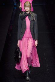 Emporio+Armani+Fall+2017+W327nma3F8Ol Τι να φορέσω τις γιορτές