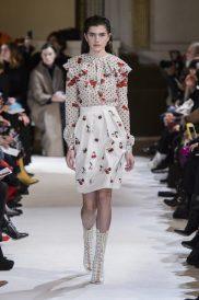 Giambattista+Valli+Fall+2017+dCQdr9FX-_Rl Τι να φορέσω τα Χριστούγεννα