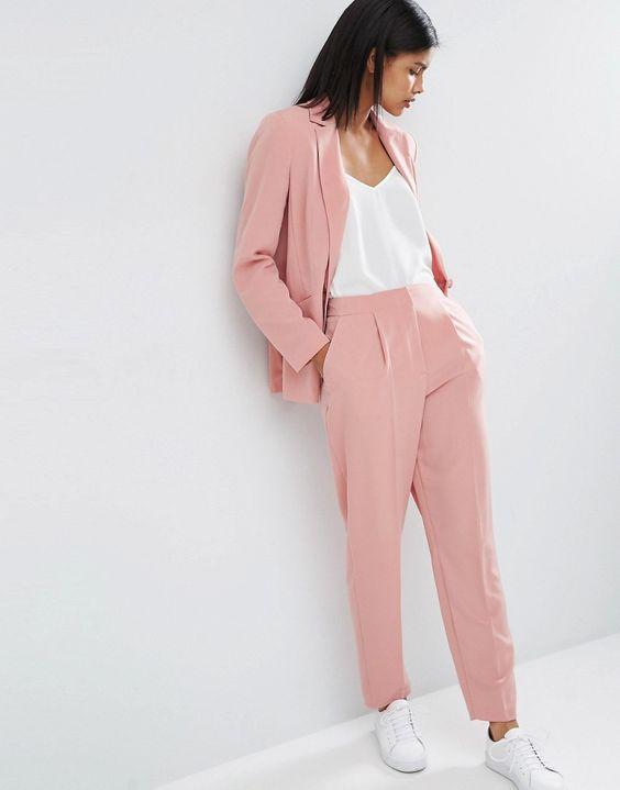 Ροζ παστέλ outfits χειμώνας