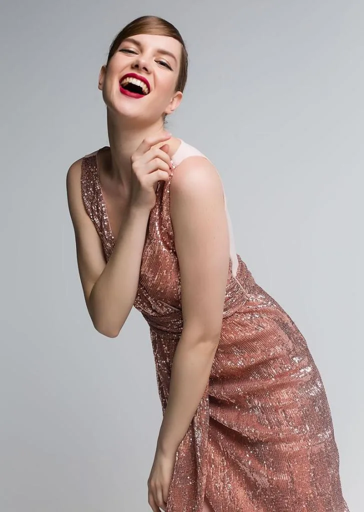 βραδινά φορέματα ρεβεγιόν 2018