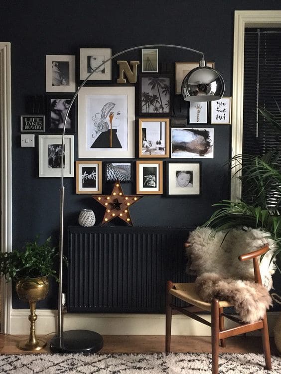 Διακόσμηση τοίχου με κορνίζες