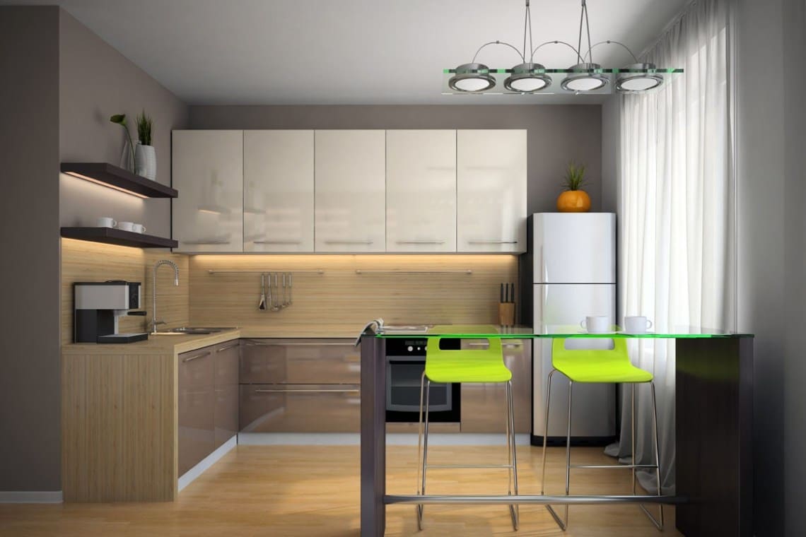 Χρωματιστές καρέκλες στην κουζίνα