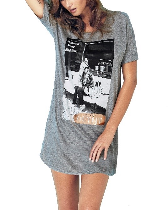 Μακριά μπλούζα