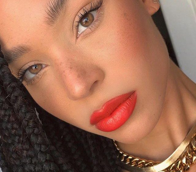 καλοκαιρινό μακιγιάζ 2021