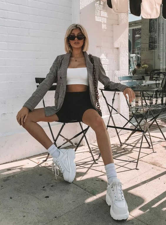 street style με sneakers άνοιξη