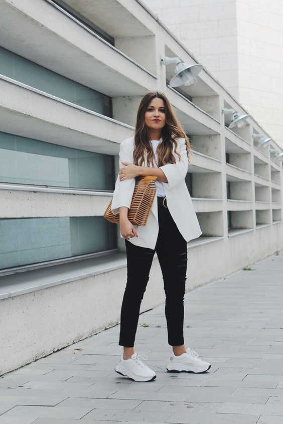 street style με λευκό σακάκι