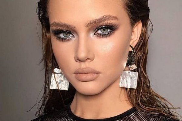 Bold makeup ρεβεγιόν 2022