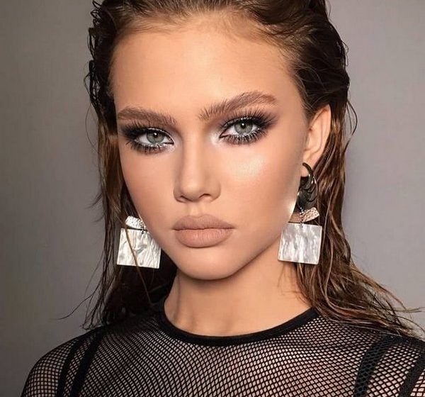 Bold makeup ρεβεγιόν 2022