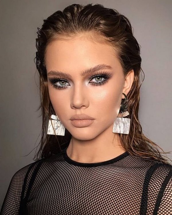 Bold makeup ρεβεγιόν 2022