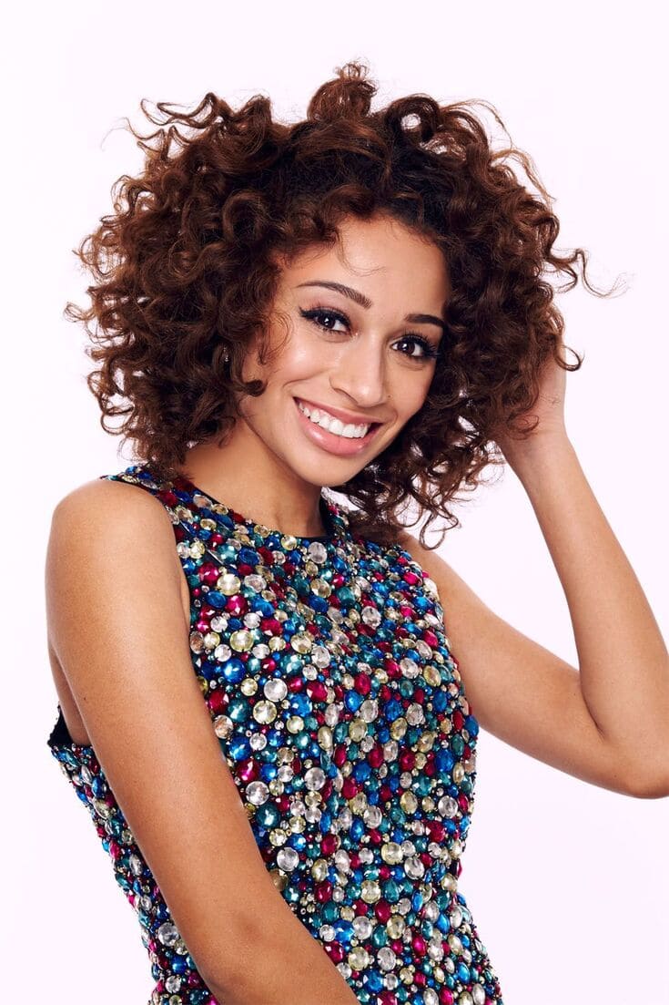 χτενίσματα ρεβεγιόν 2022