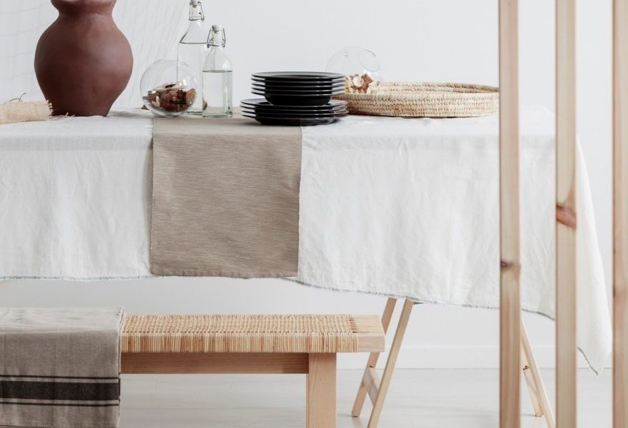 Ανανεώστε τη διακόσμηση κουζίνα με τραπεζομάντηλα και σουπλά