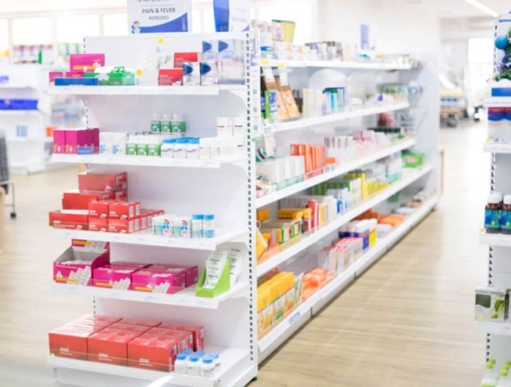 Έπιπλα και εξοπλισμός φαρμακείου