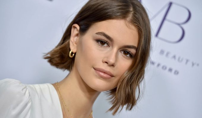 boyfriend bob Γυναικείο κούρεμα 2022-2023