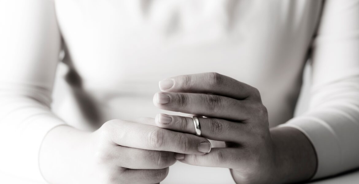 Πότε μία γυναίκα φεύγει από ένα γάμο