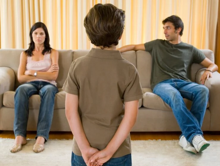 Τι να κάνετε όταν το παιδί βρίζει τους γονείς